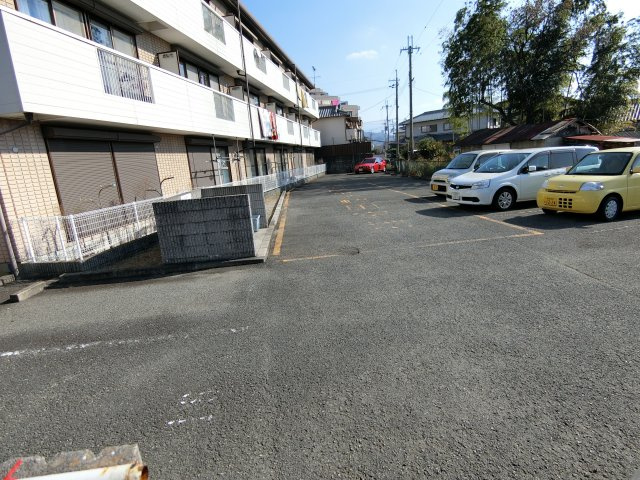 ファミリーハウス須賀の駐車場