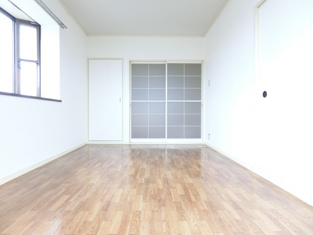 ファミリーハウス須賀の居間・リビング