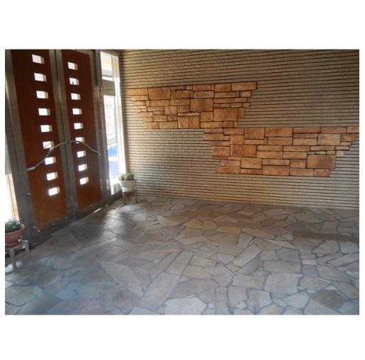 レ・コンフォルト　BRAVI不動産のロビー|【レ・コンフォルト】建物の内部です