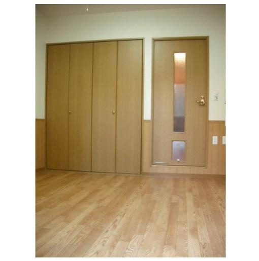 レ・コンフォルト　BRAVI不動産の居間・リビング|【レ・コンフォルト】ゆったり過ごせる居間です