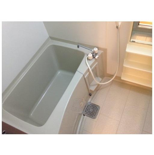 レ・コンフォルト　BRAVI不動産の浴室|【レ・コンフォルト】日々の暮らしに欠かせないお風呂です