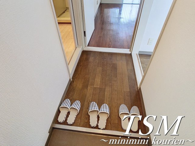 アビタツィオーネ香里園の玄関