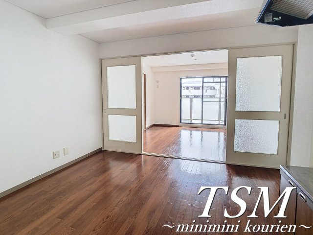 アビタツィオーネ香里園の居間・リビング