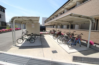【その他共用部分】 | レフア弓削 | 屋根付き駐輪場