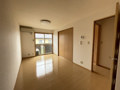 【居間・リビング】 | ロイヤルシティ富の原