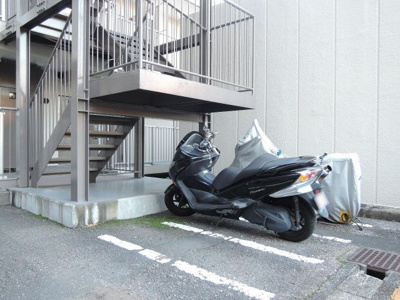 【その他共用部分】 | サンハイツ三溪園 | バイク置場