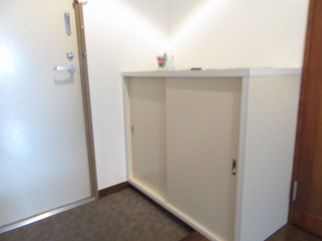 VESTA七日町の玄関