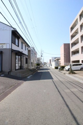 【周辺】 | サンヴェールＢ棟 | 前面道路（入口付近）