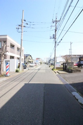 【周辺】 | サンヴェールＢ棟 | 前面道路（入口付近）