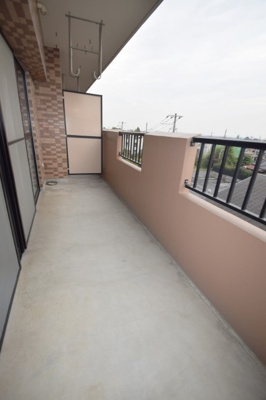 【バルコニー】 | エンリッチＦ1号 | 広いバルコニーでお布団もお洗濯も気持ちよく！
前回募集時の写真です