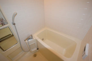 【浴室】 | エンリッチＦ1号 | 追炊き付きでゆっくり一日の疲れを癒せます
前回募集時の写真です