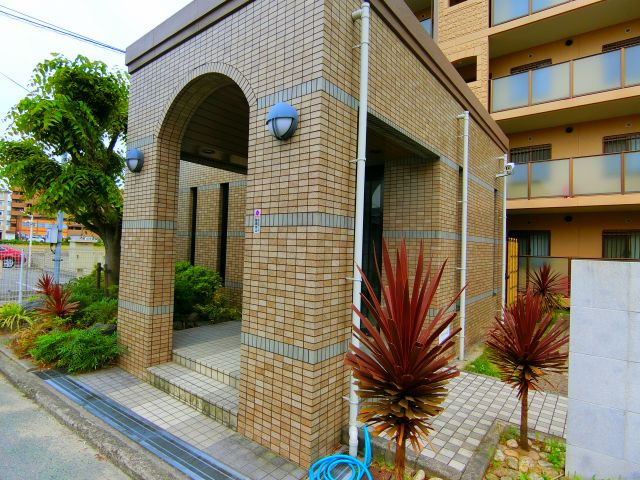 ライゼックス富田林のエントランス