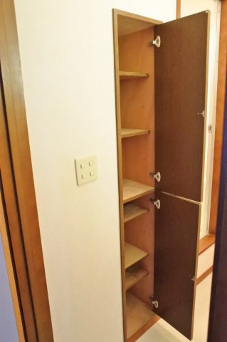 シャルムアイＢ棟の洗面所|洗面にも収納付き！