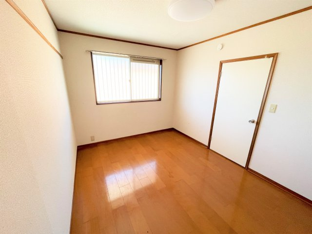 シャルムアイＢ棟の洋室