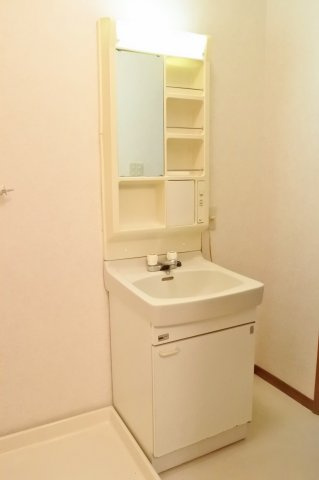 シャルムアイＢ棟の独立洗面台