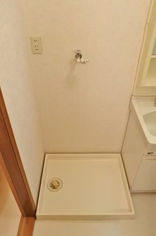 シャルムアイＢ棟の洗面所|洗濯機置き場