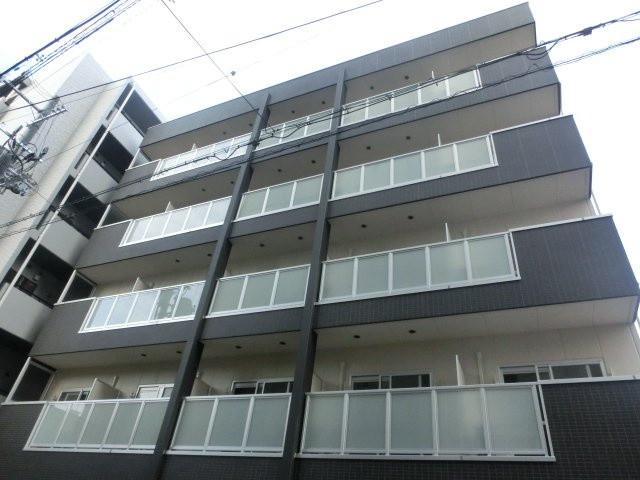 セラ岸里駅前