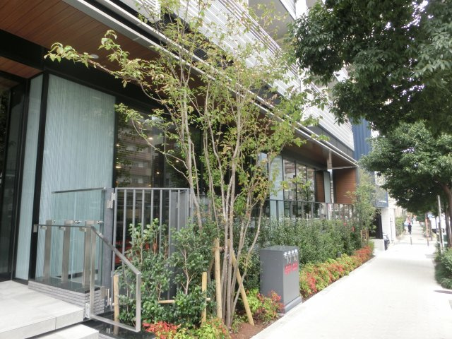 プラウドタワー安堂寺の外観