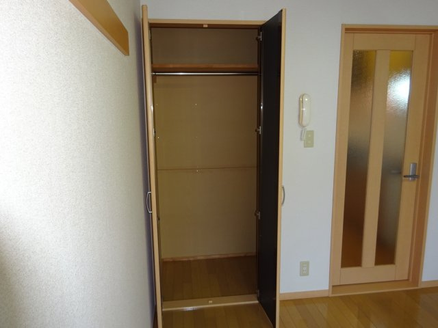 エスポワール弐番館の収納