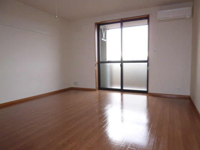 アメニティーハイツYの居間・リビング|洋室