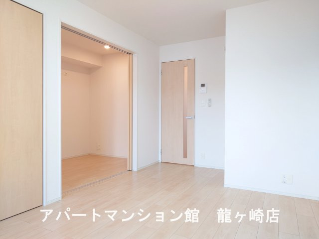 エレノアの内装
