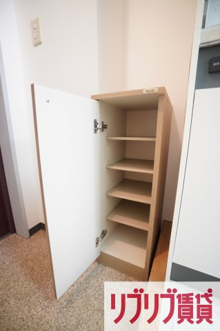 メゾン・ド・ディマンシェの玄関