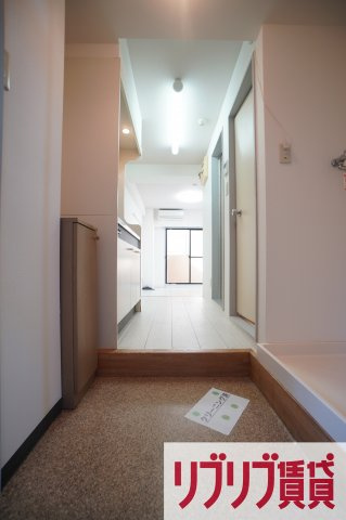 メゾン・ド・ディマンシェの玄関