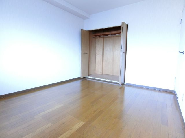 日吉マンションの寝室|同物件別部屋イメージ写真