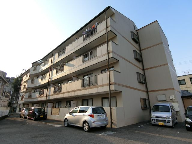 日吉マンションの外観