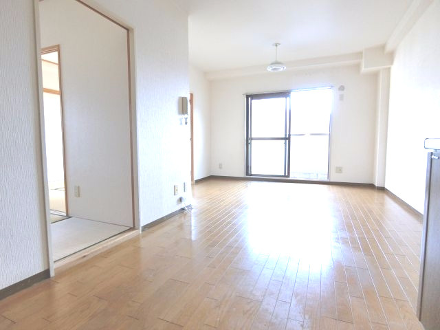 日吉マンションの居間・リビング|同物件別部屋イメージ写真