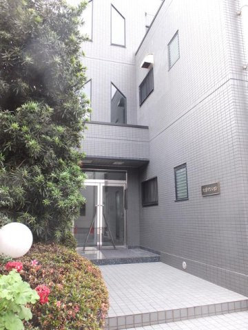 大場マンションのエントランス