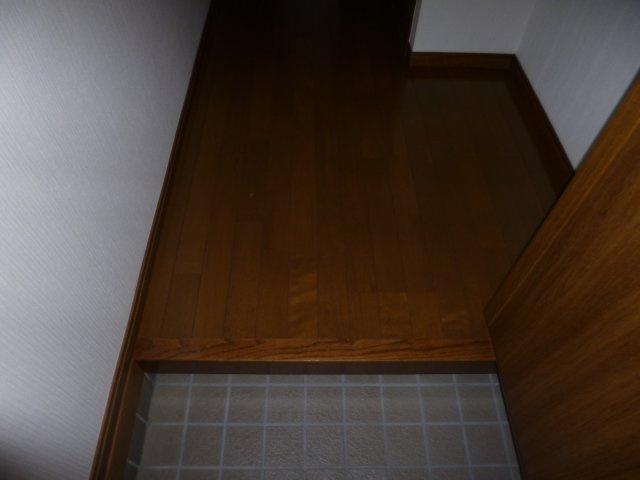 ハイツコアラの玄関