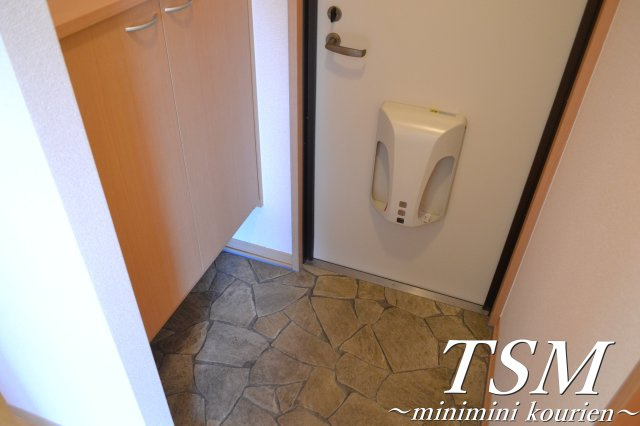 Ｓｏｌｅｉｌ香里園の玄関|玄関ドアポスト有り