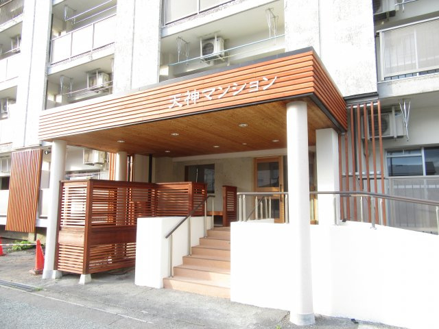 天神マンションのエントランス|サンプル写真になります。