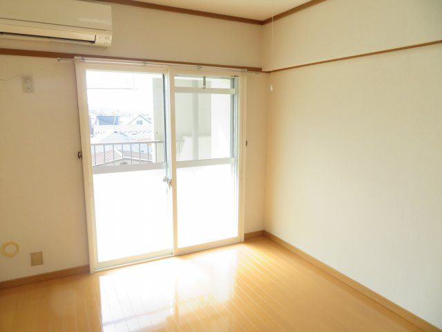 天神マンションの居間・リビング|サンプル写真になります。
