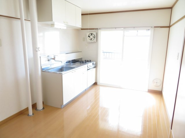 天神マンションの居間・リビング|サンプル写真になります。