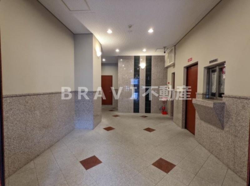 シャルマンフジ大阪城南　BRAVI不動産のロビー|【シャルマンフジ大阪城南】ゆとりのあるロビーです