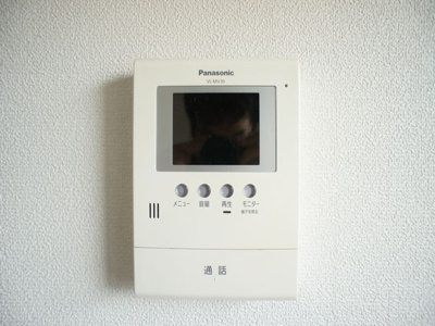 【セキュリティ】 | リバレイン | 急な来客でも安心のTVドアホン付きです。