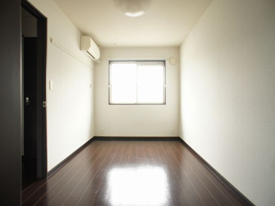 【寝室】 | リバレイン | お部屋がスッキリ！充実収納付きです♪