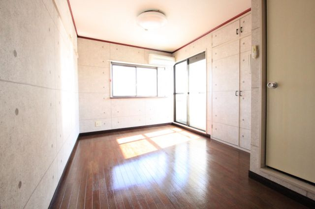 エストメゾン( 近畿大学 一人暮らし )の洋室|別のお部屋のお写真です！