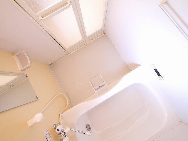 サニーサイドＦの浴室|日々の疲れを癒すお風呂付です