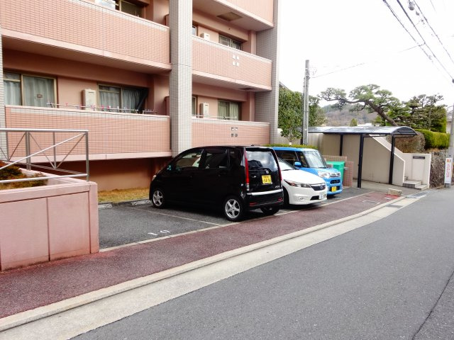 アーク・コートの駐車場