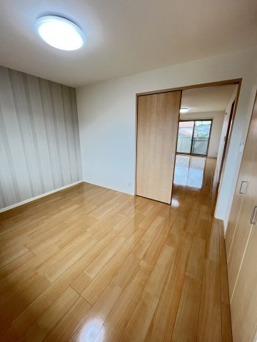 ベルアネスA棟の洋室