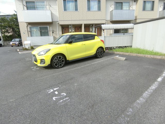 アローバレーの駐車場