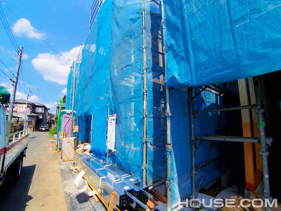 【外観】 | さいたま市見沼区新堤　カースペース２台　残り２棟