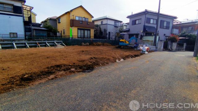 【外観】 | さいたま市見沼区新堤　カースペース２台　残り２棟