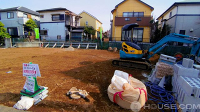 【外観】 | さいたま市見沼区新堤　カースペース２台　残り２棟
