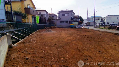 【外観】 | さいたま市見沼区新堤　カースペース２台　残り２棟
