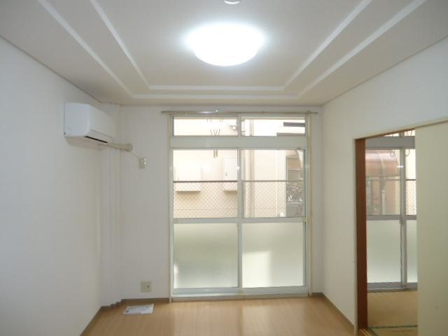 サンハイツミキの洋室