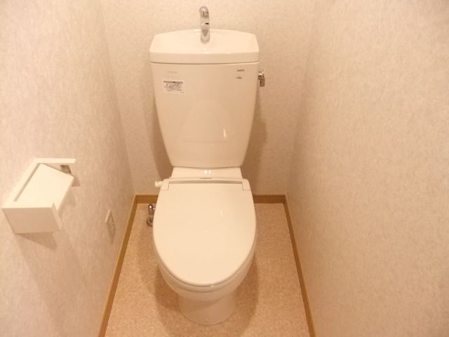 小金井市関野町１丁目のアパートのトイレ